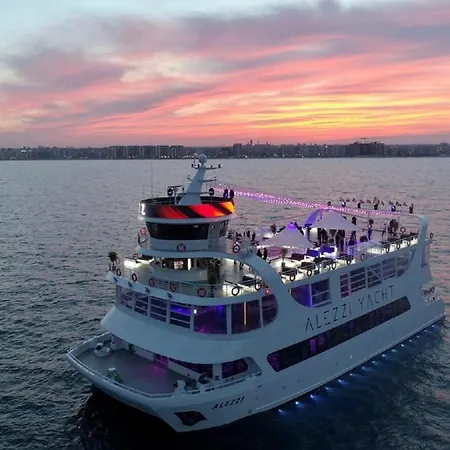 Novsee Luxury Mamaia Nord Апартаменты Нэводари